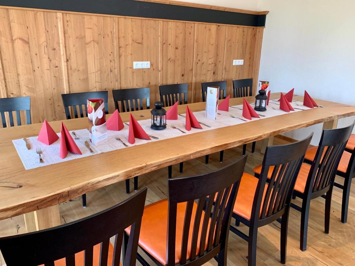 Hotel Heimfeld Restaurant Cafe Garching an Der Alz エクステリア 写真